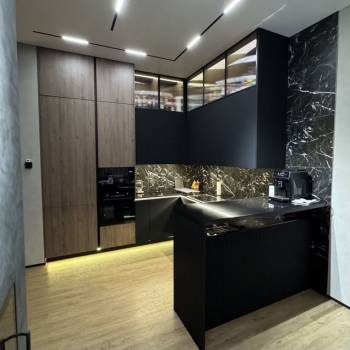 Продается 1-комнатная квартира, 62,5 м²