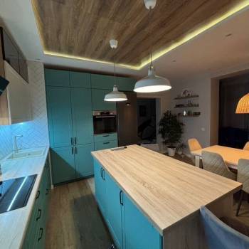 Продается Многокомнатная квартира, 90,4 м²