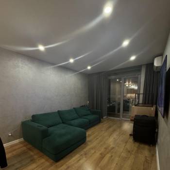 Продается 1-комнатная квартира, 63 м²