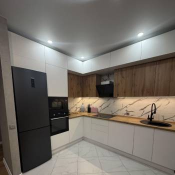 Продается 1-комнатная квартира, 63 м²