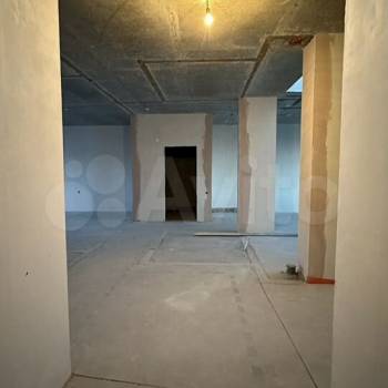 Продается 1-комнатная квартира, 122 м²