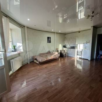 Продается 1-комнатная квартира, 42 м²