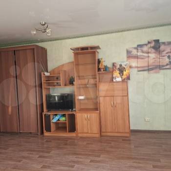 Продается 1-комнатная квартира, 42 м²