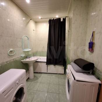 Продается 1-комнатная квартира, 42 м²