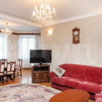 Продается Многокомнатная квартира, 145,8 м²