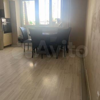 Продается 1-комнатная квартира, 52,4 м²