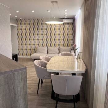 Продается 2-х комнатная квартира, 76,2 м²