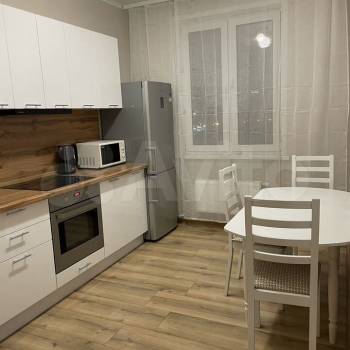 Продается 1-комнатная квартира, 37 м²
