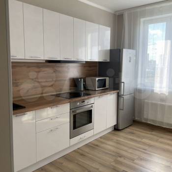 Продается 1-комнатная квартира, 37 м²