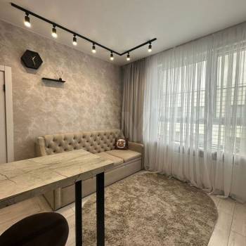 Продается 1-комнатная квартира, 37 м²