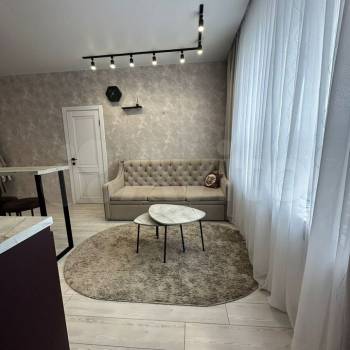 Продается 1-комнатная квартира, 37 м²