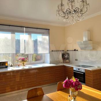 Сдается Дом, 242 м²