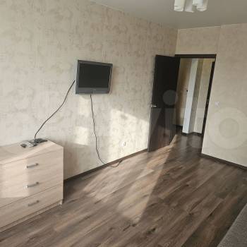 Продается 1-комнатная квартира, 37,3 м²