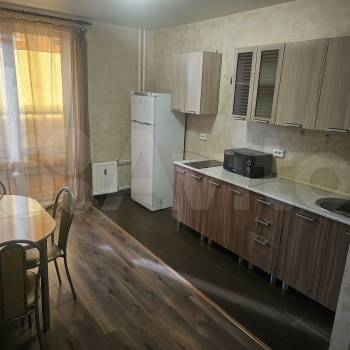 Продается 1-комнатная квартира, 37,3 м²