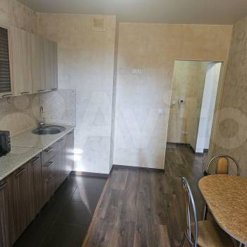 Продается 1-комнатная квартира, 37,3 м²