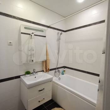 Продается 1-комнатная квартира, 32 м²