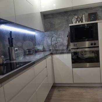 Продается Многокомнатная квартира, 105 м²