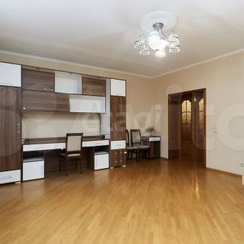 Продается Многокомнатная квартира, 160 м²
