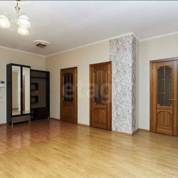 Продается Многокомнатная квартира, 160 м²
