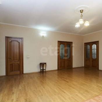 Продается Многокомнатная квартира, 160 м²