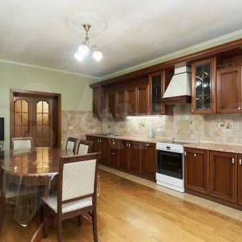 Продается Многокомнатная квартира, 160 м²