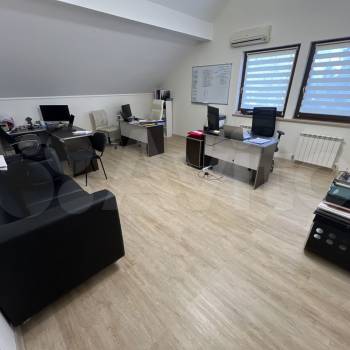 Продается Нежилое помещение, 220 м²
