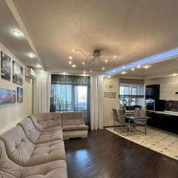 Продается Многокомнатная квартира, 107 м²