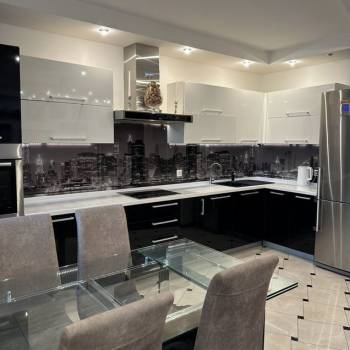 Продается Многокомнатная квартира, 107 м²