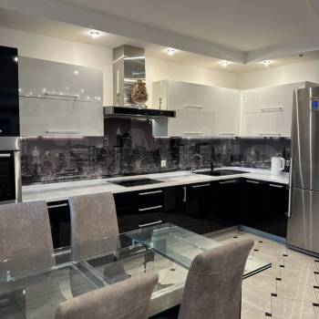 Продается Многокомнатная квартира, 107 м²