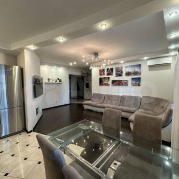 Продается Многокомнатная квартира, 107 м²