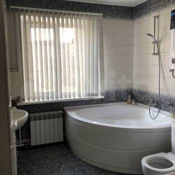 Продается Многокомнатная квартира, 147,2 м²