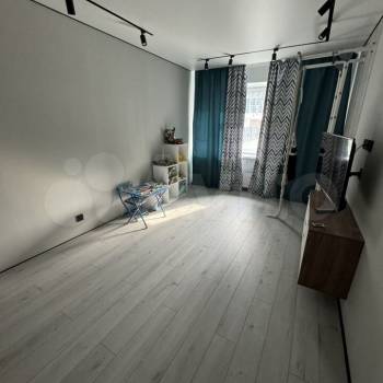 Продается 1-комнатная квартира, 47 м²