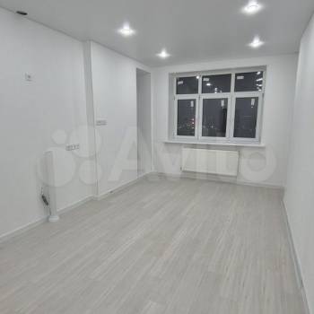 Продается 1-комнатная квартира, 54 м²