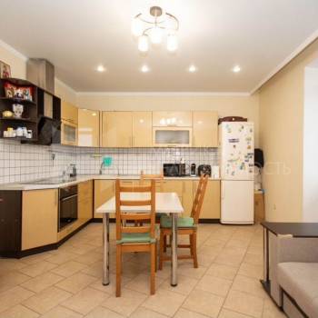 Продается 2-х комнатная квартира, 76,4 м²