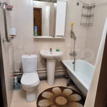 Сдается 2-х комнатная квартира, 75 м²