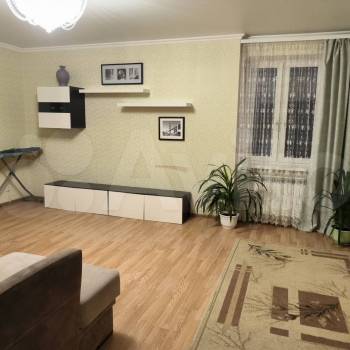 Сдается 2-х комнатная квартира, 75 м²