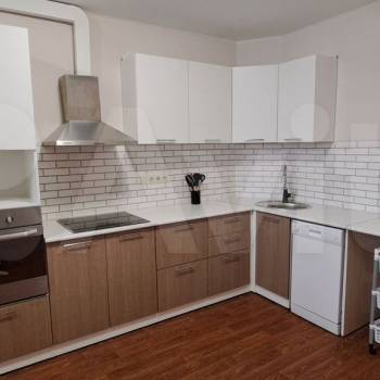 Сдается 2-х комнатная квартира, 82 м²