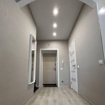 Продается 1-комнатная квартира, 42 м²