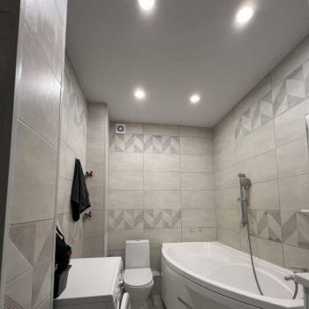 Продается 1-комнатная квартира, 42 м²