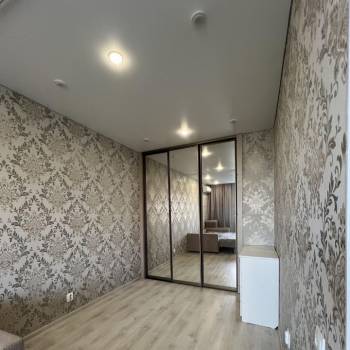 Продается 1-комнатная квартира, 42 м²