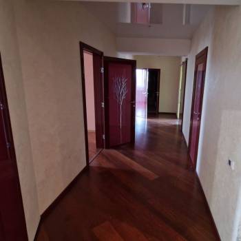 Продается Многокомнатная квартира, 190,2 м²