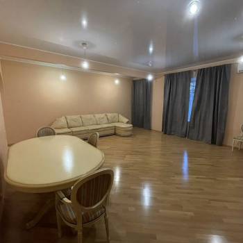 Сдается 2-х комнатная квартира, 121,1 м²