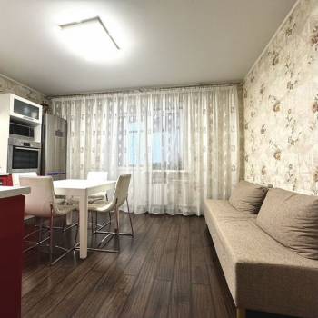 Продается 1-комнатная квартира, 50,2 м²