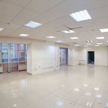 Сдается Нежилое помещение, 194 м²