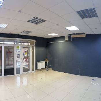 Сдается Нежилое помещение, 194 м²