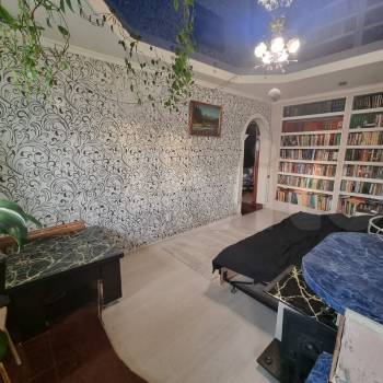 Продается Многокомнатная квартира, 80 м²