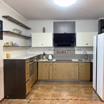 Продается Многокомнатная квартира, 211 м²