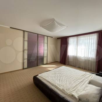 Продается Многокомнатная квартира, 211 м²