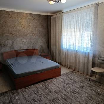 Сдается 2-х комнатная квартира, 90 м²