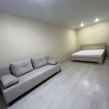 Продается 1-комнатная квартира, 40 м²